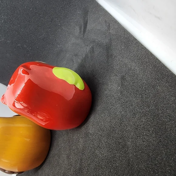 Kitschy Owl Salt And Pepper Shakers - Picture 9 of 11